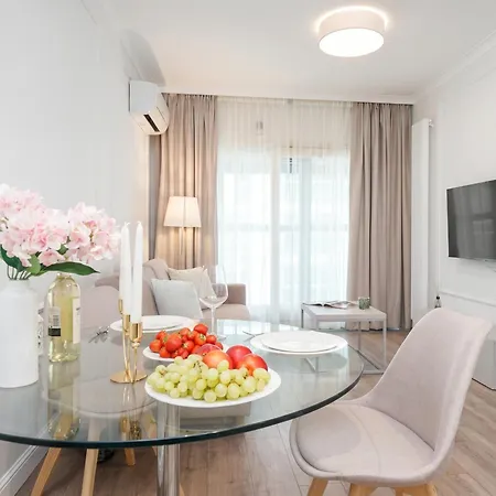 Golden - Mennica Luxury * Warschau